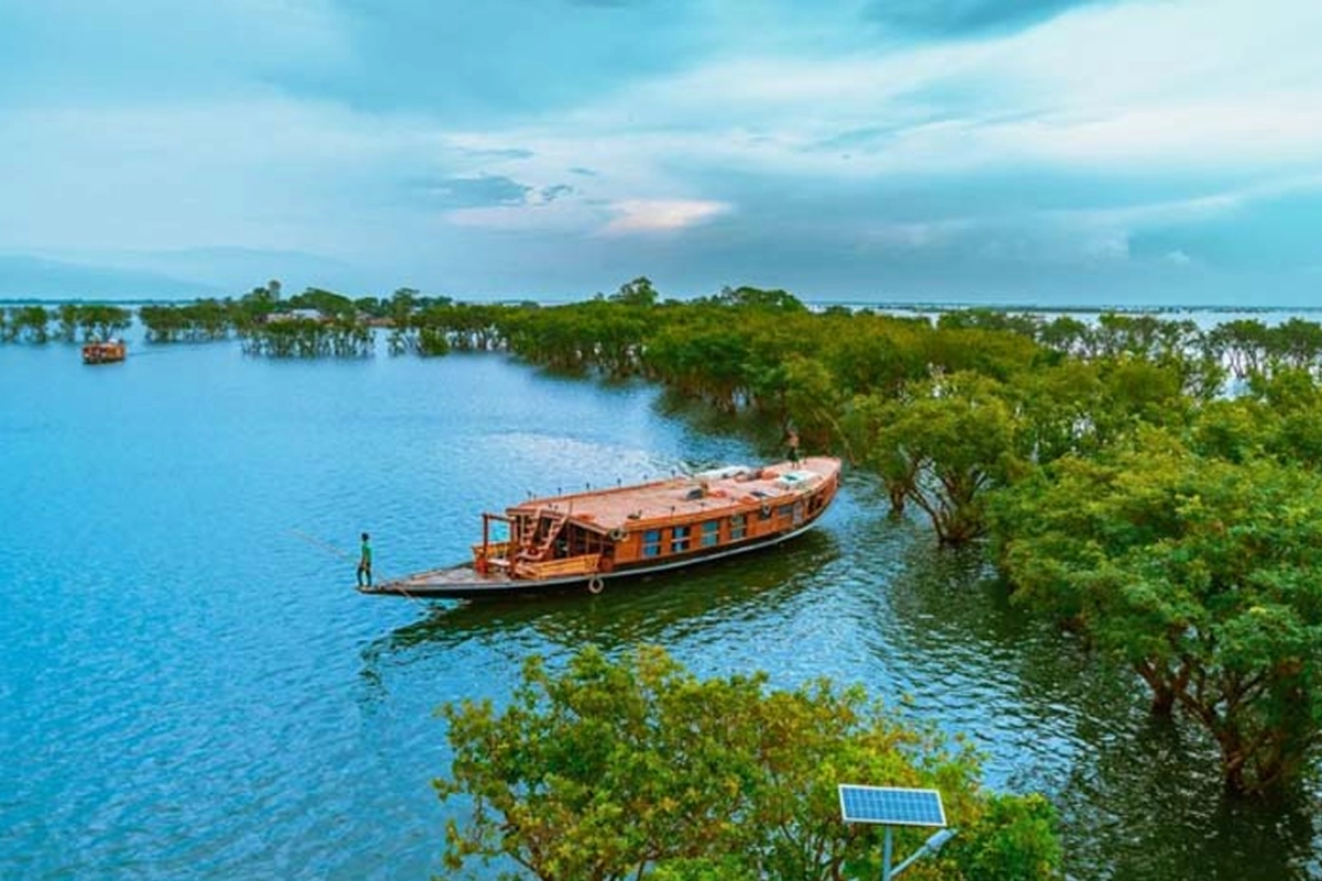 Sunamganj Bans Houseboats and Tourists from Tanguar Haor ECA