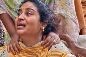 Teenager Found Hanging at Shaheed Minar in Manikganj