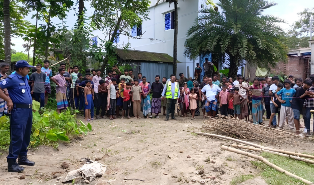 Ten Landmine Like Objects Discovered Buried in Meherpur District Ten Landmine-Like Objects Discovered Buried in Meherpur District