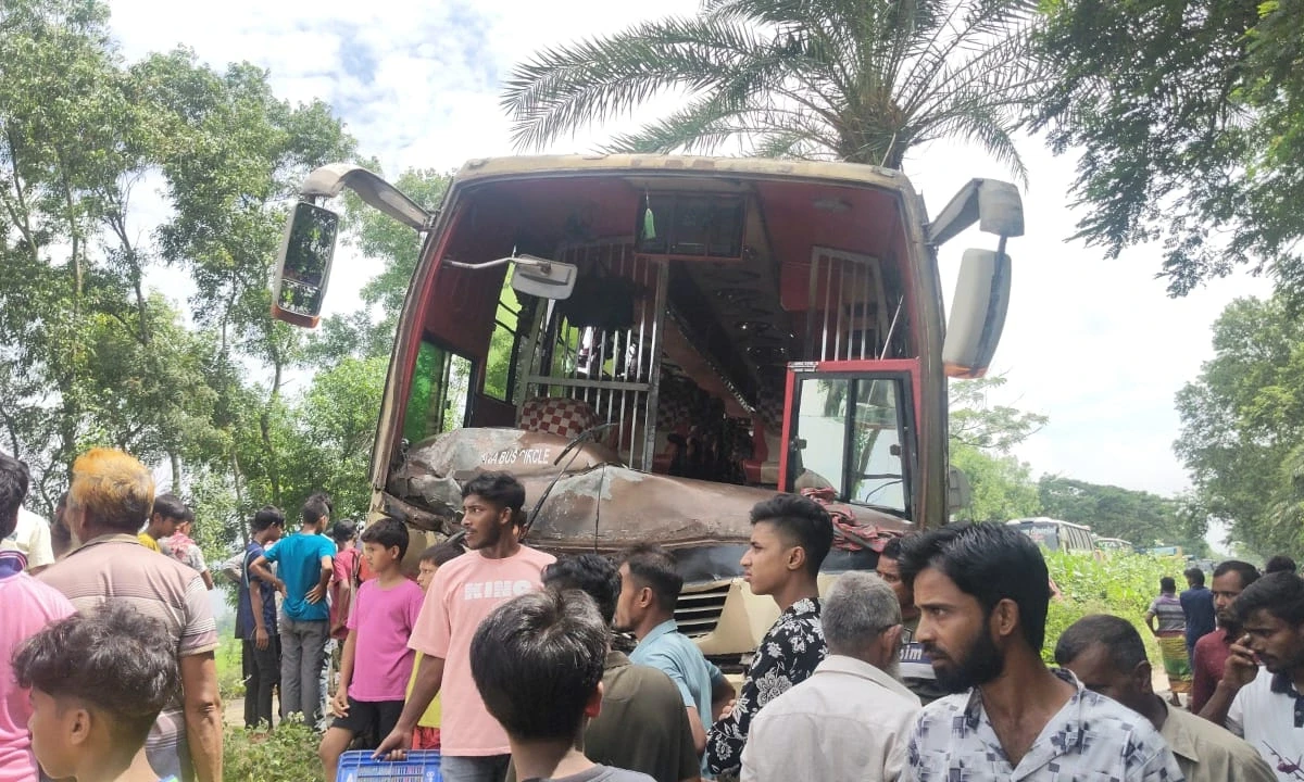 Three Killed as Bus Collides Head-On with Nasimon in Natore