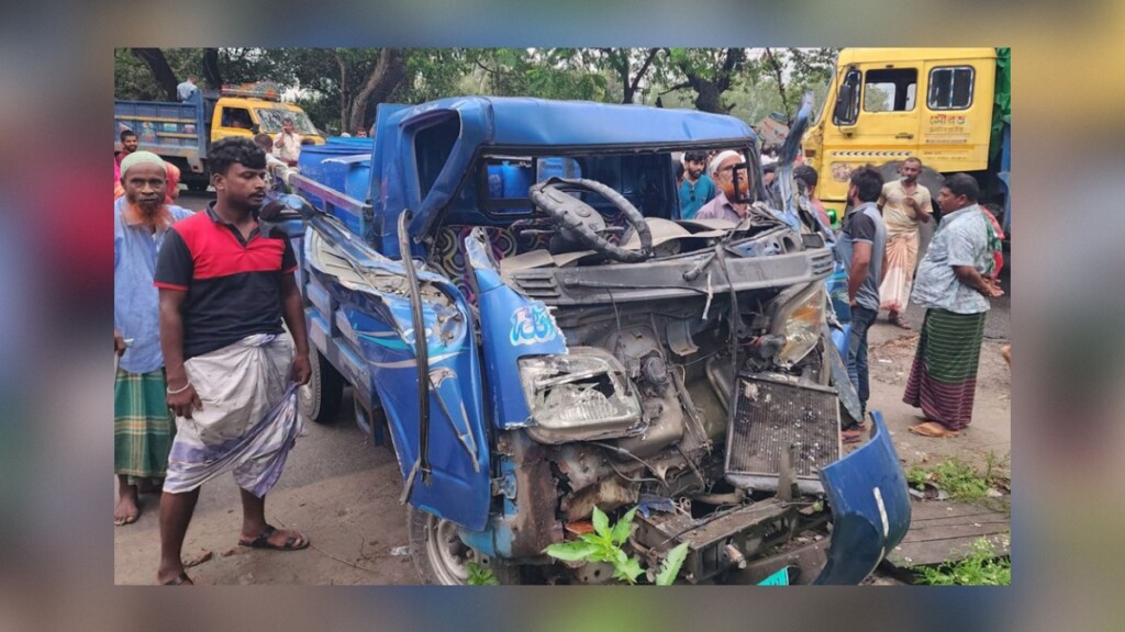 Truck Pick up Collision Kills Dairy Trader Highway Blocked Truck-Pick-up Collision Kills Dairy Trader, Highway Blocked