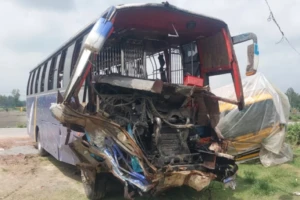 Truck collision kills bus driver and passenger in Sirajganj