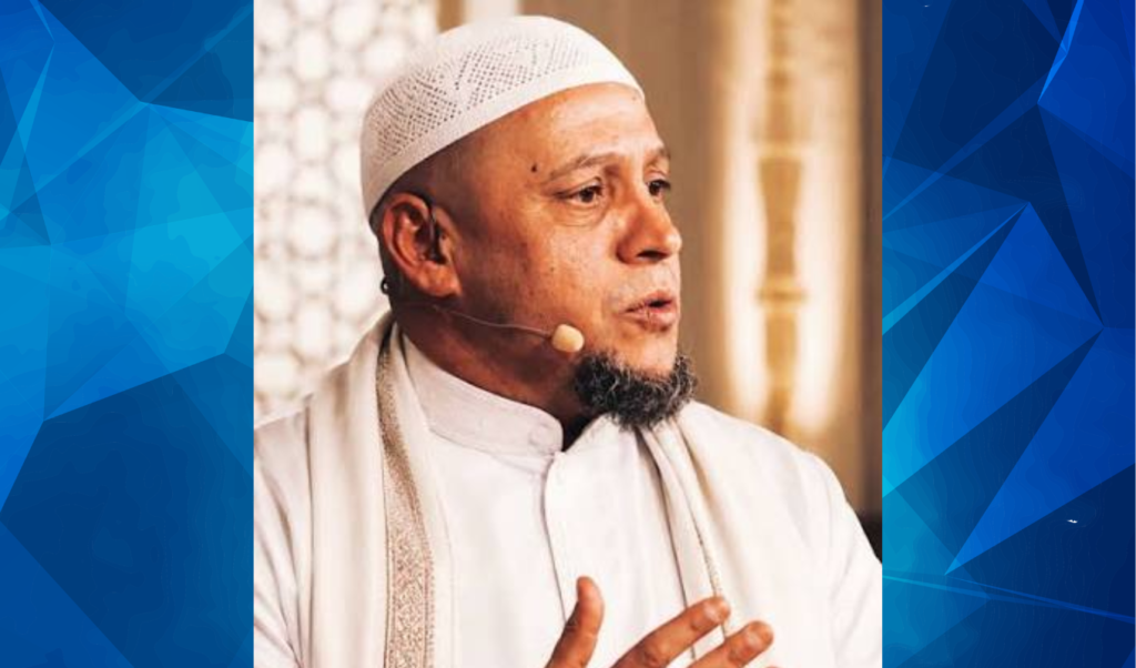 Turkish MP Reports Conversion of Footballing Legend Roberto Carlos to Islam Brazilan Legen Roberto Carlos Reportedly Converted to Islam after marrying a Muslim