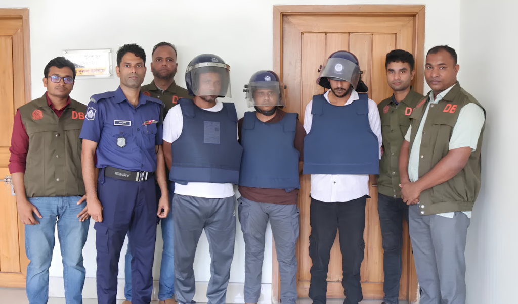 Two Key Accomplices Arrested as Police Target Chattogram Gang Network Two Key Accomplices Arrested as Police Target Chattogram Gang Network