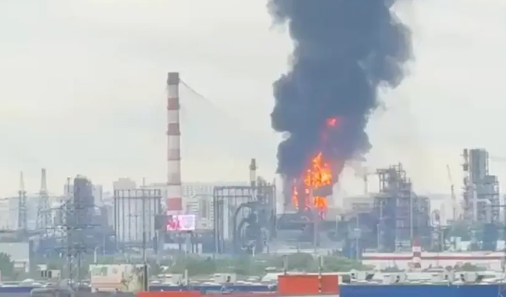 Ukrainian Drones Strike Major Russian Refineries in Deep Strike Campaign Ukrainian Drones Strike Major Russian Refineries in Deep-Strike Campaign