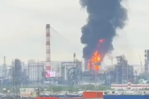 Ukrainian Drones Strike Major Russian Refineries in Deep-Strike Campaign