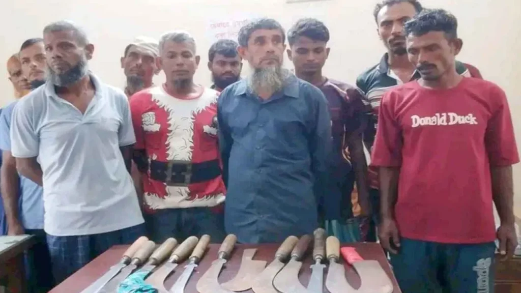 Eleven Detained With Weapons At Narail District Court 3 Eleven Detained With Weapons At Narail District Court