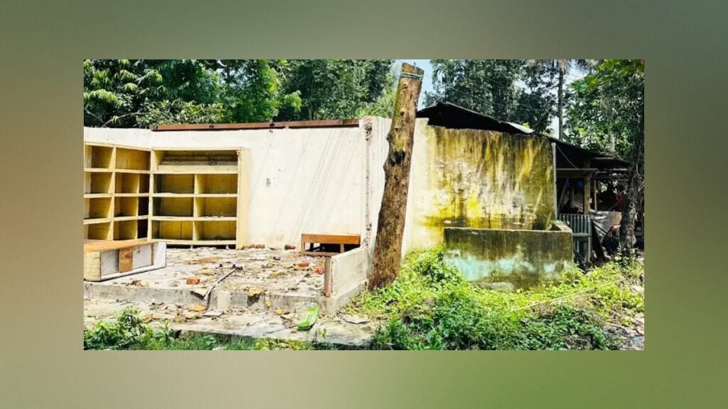 Extortion Demand Precedes Looting at Seven Homes in Sitakunda 3 Extortion Demand Precedes Looting at Seven Homes in Sitakunda