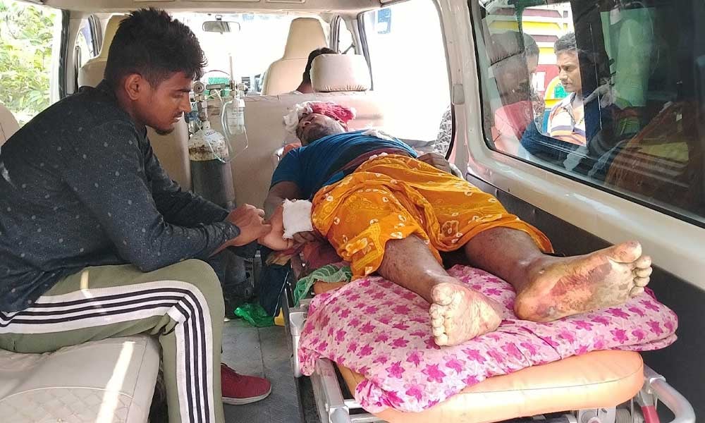 Fatal Turf War in Narail Leaves One Dead and Ten Injured 3 Fatal Turf War in Narail Leaves One Dead and Ten Injured Fatal Turf War in Narail Leaves One Dead and Ten Injured