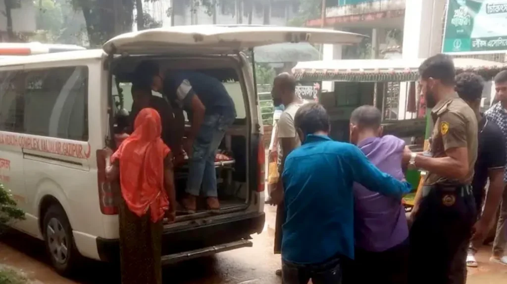 Fifteen Factory Workers Injured as Bus Overturns in Kaliakair Fifteen Factory Workers Injured as Bus Overturns in Kaliakair