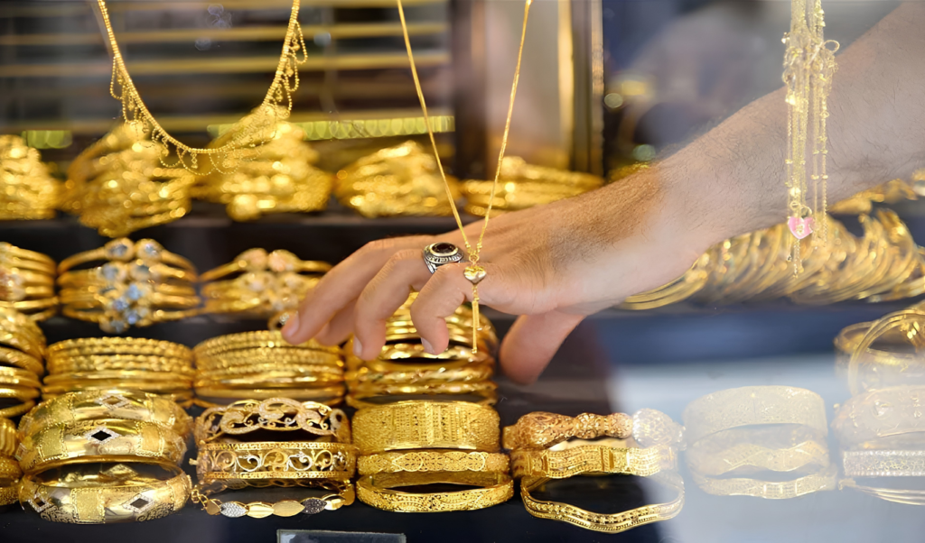 Gold Prices Dip Amid Expectations of US Rate Increase