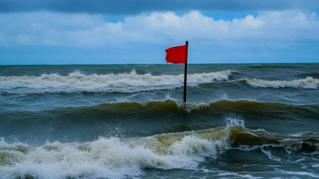 Gusty Winds Put 12 River Ports on Alert 3 Gusty Winds Put 12 River Ports on Alert
