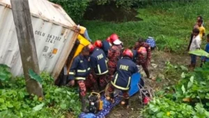 Lorry Driver Rescued After Being Trapped in Debris for Four Hours Lorry Driver Rescued After Being Trapped in Debris for Four Hours