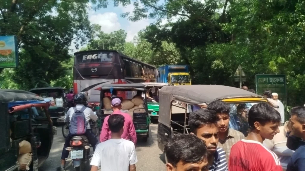 Madrasa Teacher Dies in Fatal Bus Crash on Dhaka-Barisal Highway