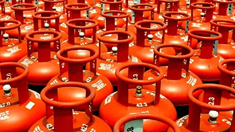 Persistent Bottlenecks Push Bangladesh LPG Prices Well Above Official Rates