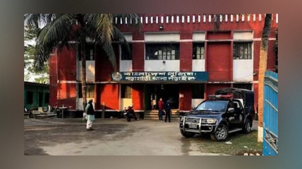 Police Assaulted in Narail as Handcuffed Drug Suspect Is Freed
