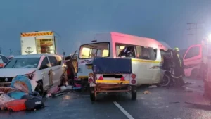 Tragic Western Cape Highway Collision Leaves Twenty-One Dead