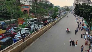 Transport Workers Block Key Dhaka Thoroughfare Following Illegal Parking Crackdown Transport Workers Block Key Dhaka Thoroughfare Following Illegal Parking Crackdown