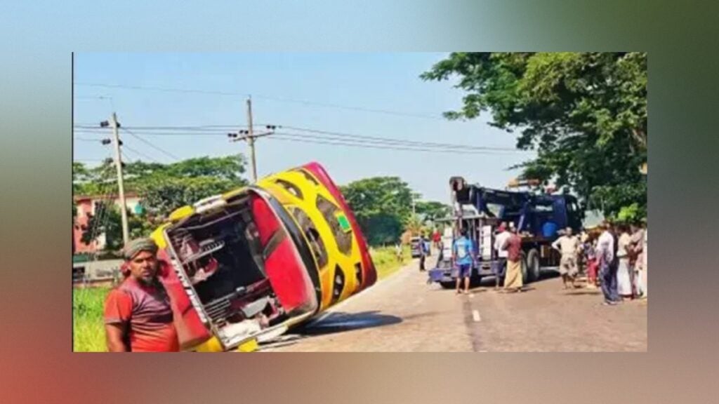 29 Injured as Passenger Bus Overturns on Kuakata Highway