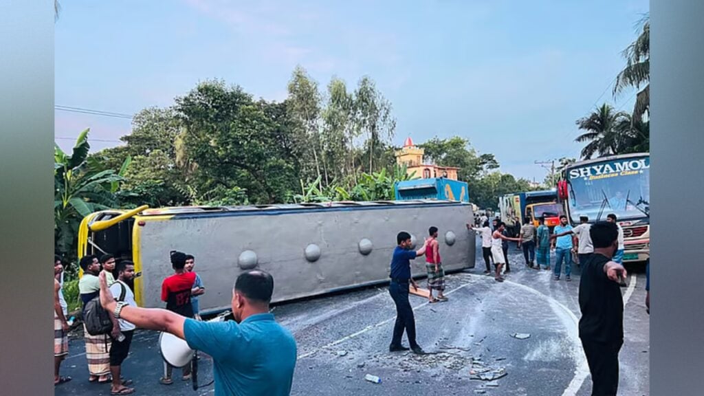 Bus Crash Injures 20, Disrupts Traffic on Chattogram-Cox’s Bazar Highway