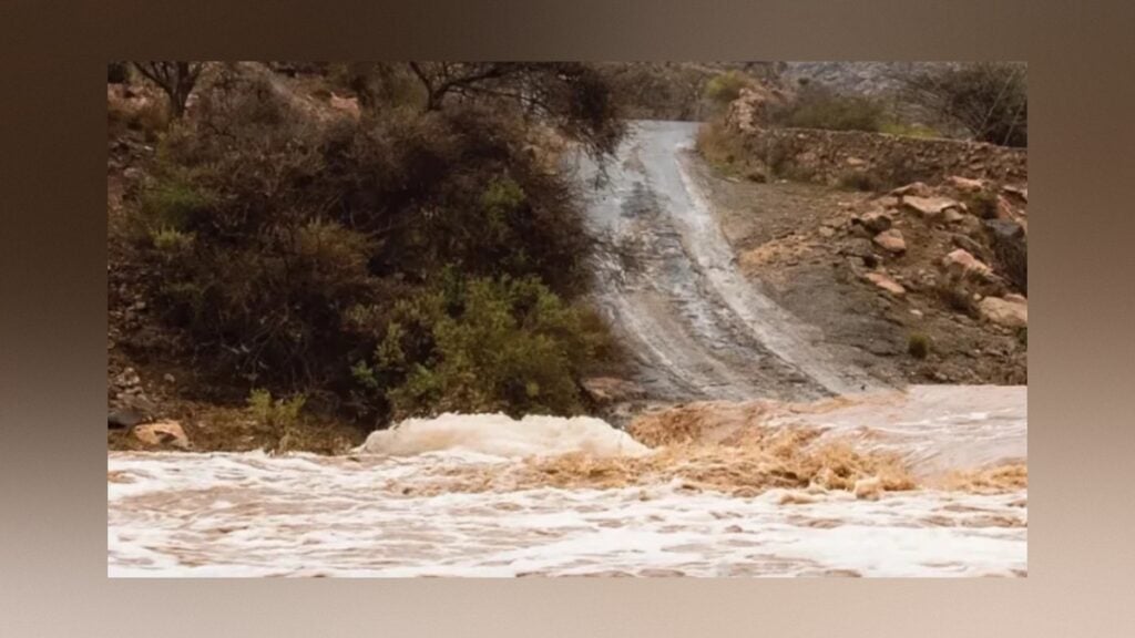 Deadly Flash Floods in Makkah Leave Child Missing
