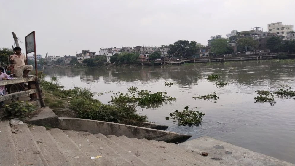 Divers Resume Search for Two Missing Children in Turag River 3 Divers Resume Search for Two Missing Children in Turag River