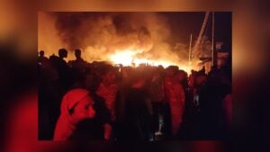 Fire Destroys Goods at 26 Textile Waste Warehouses in Fatullah