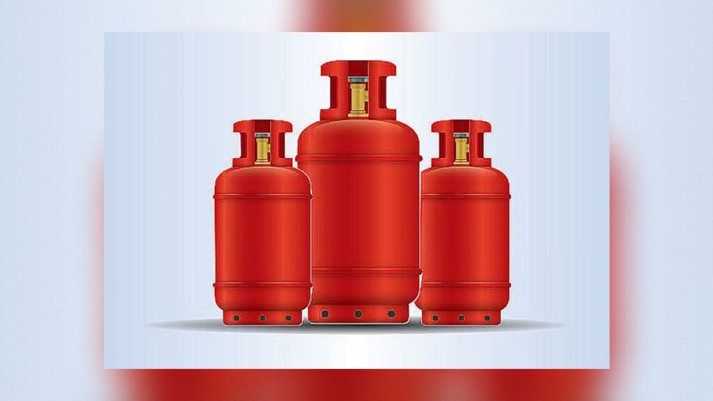 LPG Shortages Persist as Consumers Pay Up to Tk 663 Extra