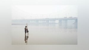 Lahore Chokes as Winter Smog Pushes Pollution to Dangerous Levels