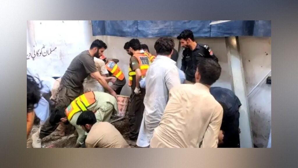 School Roof Collapse in Pakistan Kills 21, Including Children