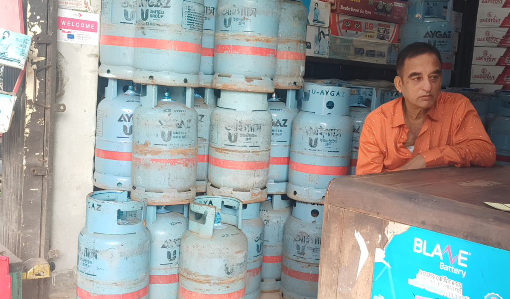 Severe LPG Shortage in Bandarban Triggers Price Gouging and Misery 2 Severe LPG Shortage in Bandarban Triggers Price Gouging and Misery