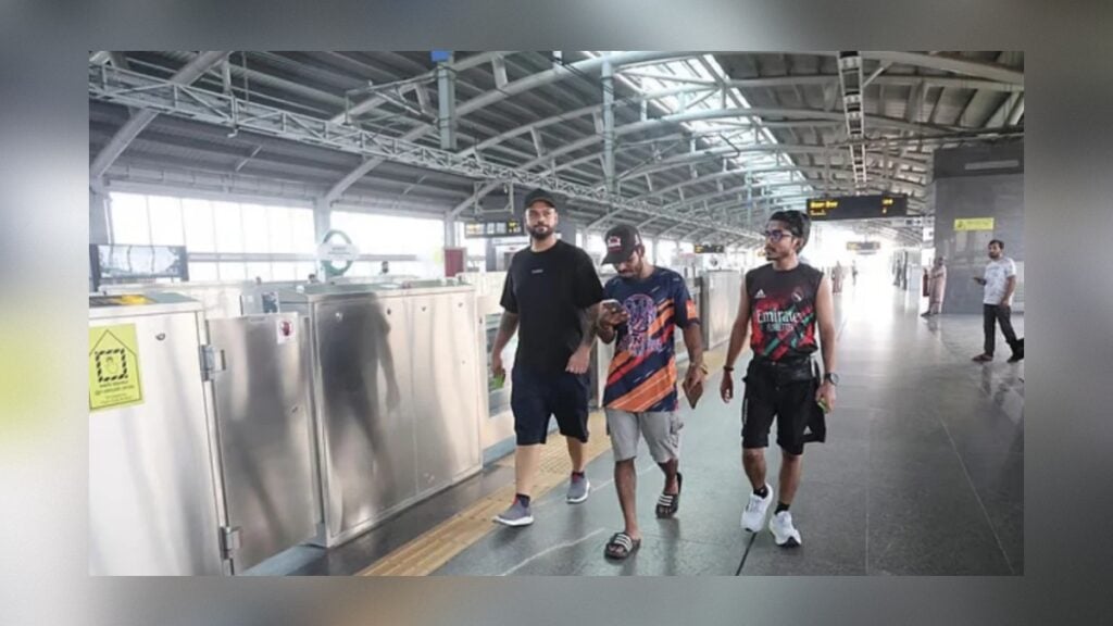 Shorts Protest Brings Metro Dress Rules Into Focus 3 Shorts Protest Brings Metro Dress Rules Into Focus