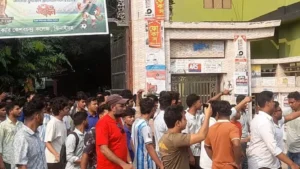 Tensions Between Chhatra Dal and Chhatra Shibira Lead to Class Suspension at Jhenaidah KC College