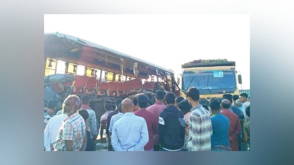 Three Killed as Passenger Bus Crashes into Parked Lorry in Rangpur